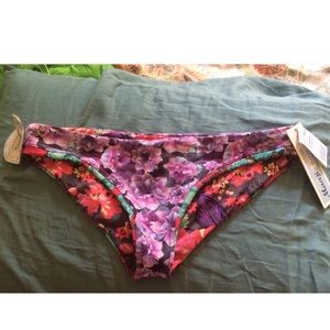 Maaji bottoms- liner in tact