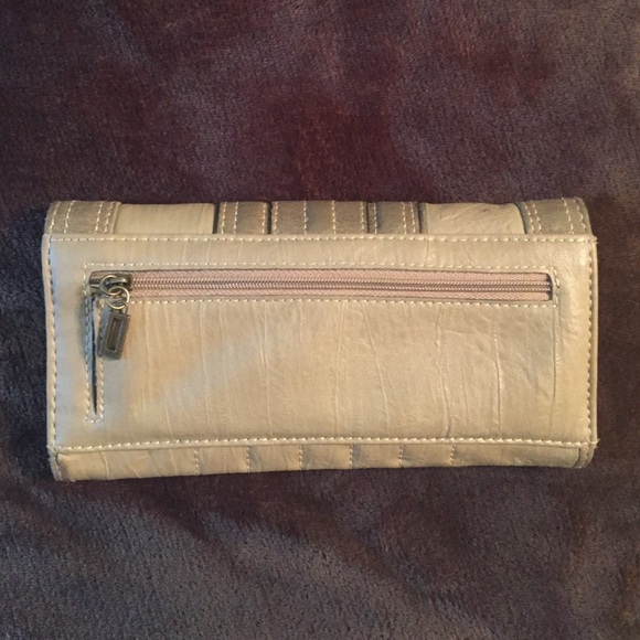GUESS WALLET - Picture 2 of 4