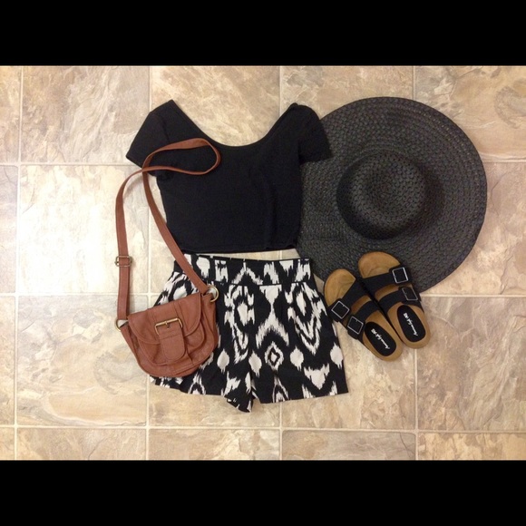 Wet Seal Outerwear - 💖HIGH WAISTED TRIBAL PRINT SHORTS.