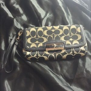 Coach small clutch !