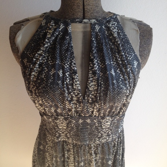 MBMJ V-neck dress. - Picture 2 of 3