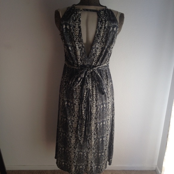 MBMJ V-neck dress. - Picture 3 of 3