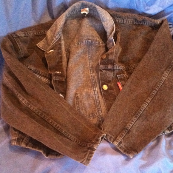 Black denim Levi's cropped jacket