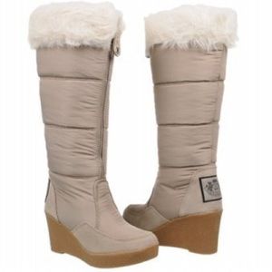JUICY COUTURE "Ensley Puffer Boots"