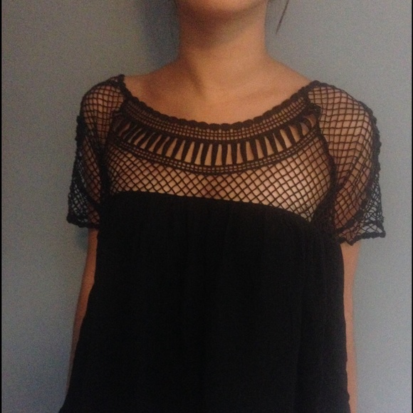 Tops - 🚫SOLD🚫FINAL SALE NWT Crochet Blouse
