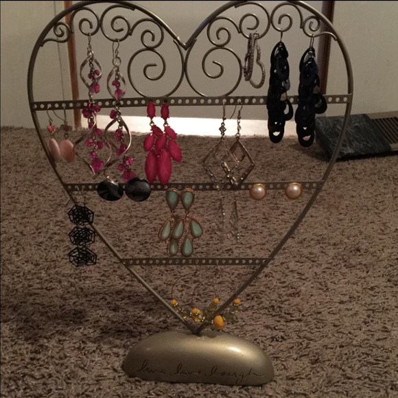Heart earring holder with 12 pairs of earrings
