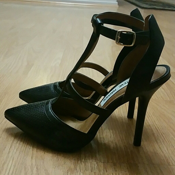 🎀SOLD🎀 Surfice Black Multi
Steve Madden heels - Picture 2 of 4