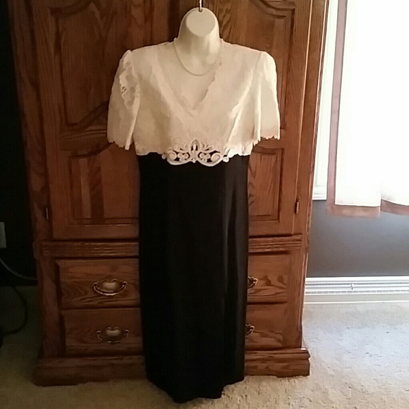 Two toned lacey dress