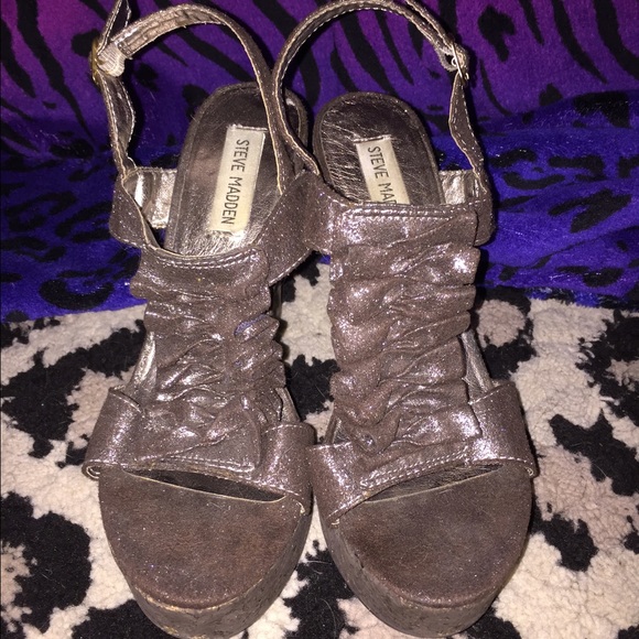 NWOT Steve Madden Wedges