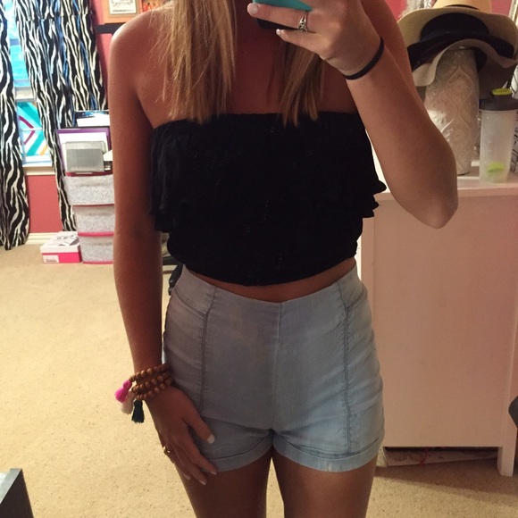 SOLD • Black Crop Top •