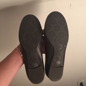 NEVER WORN 6.5 DARK BROWN TORY BURCH