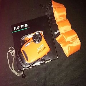 Sold!!fujifilm X70 waterproof/shockproof