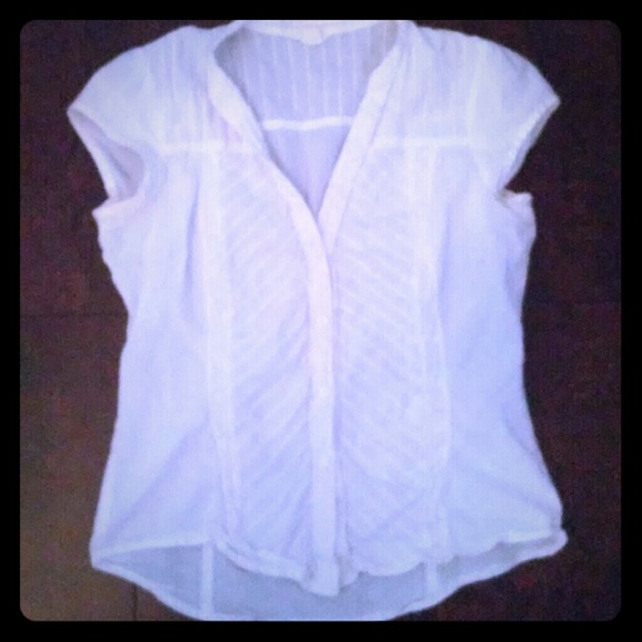 Beautiful White Blouse w. Cute Design