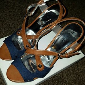 Guess Heels in box