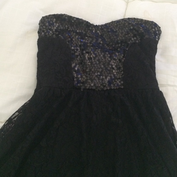 Dress - Picture 2 of 3