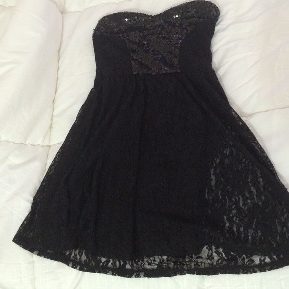 Dress - Picture 3 of 3