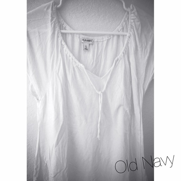 Old Navy Tops - white old navy top