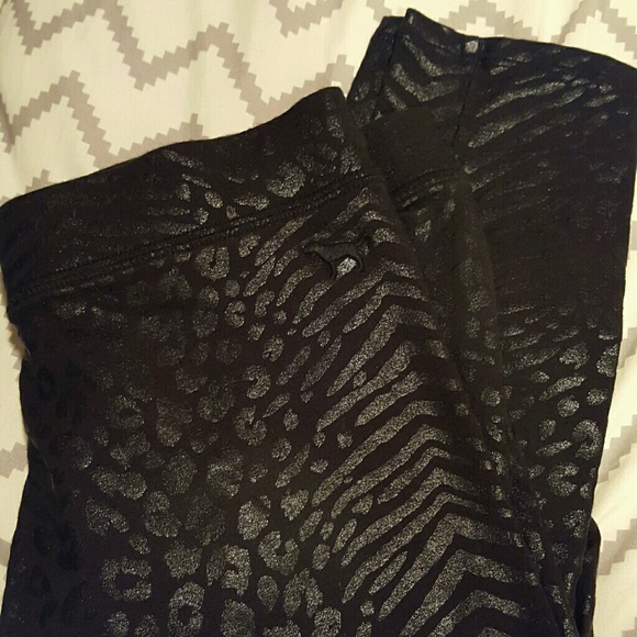 VS Animal Print Leggings