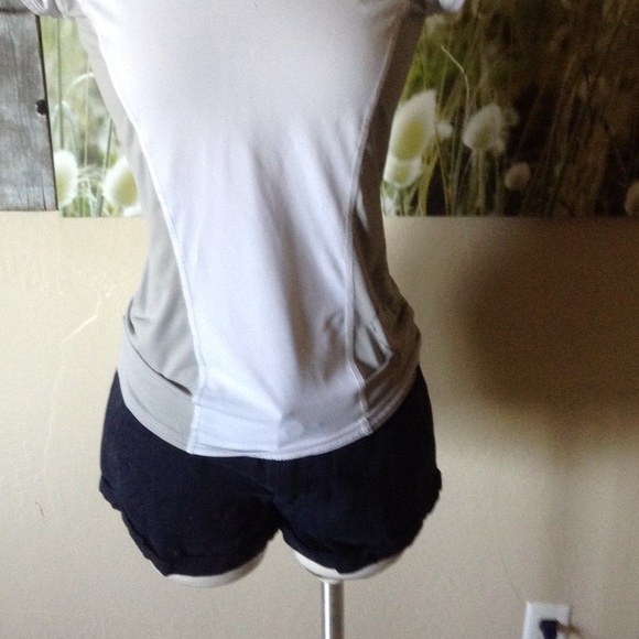 Shorts - Picture 3 of 3