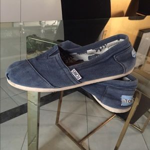 Navy Blue Toms