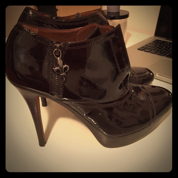 Brown patent leather Pliner booties