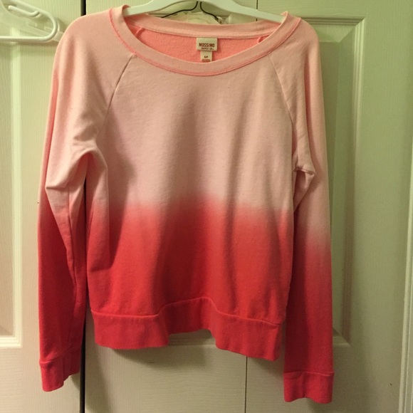 Pullover sweater