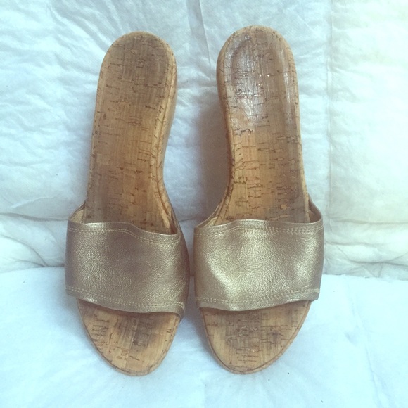 ❤️❤️sold❤️❤️ Stuart Weitzman slippers size 10