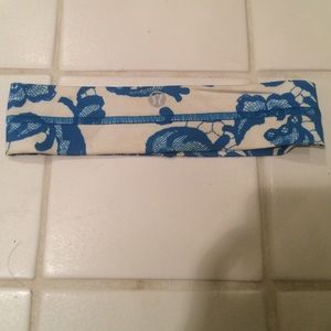 cute blue and white Lululemon headband