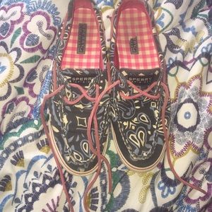 Women's Sperrys size 8