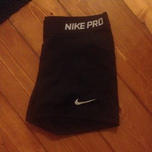 Black Nike Pros
