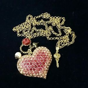 Betsey Johnson Oversized PINK OMBRE heart necklace