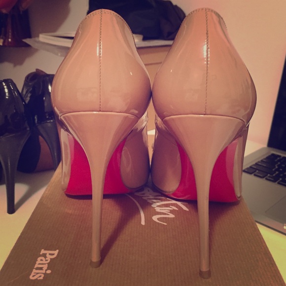 Christian Louboutin nude pumps