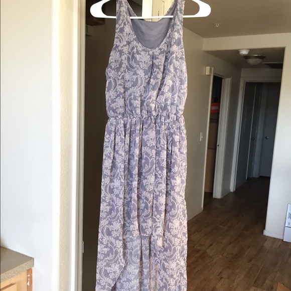 Small floral designed dress - Picture 1 of 3