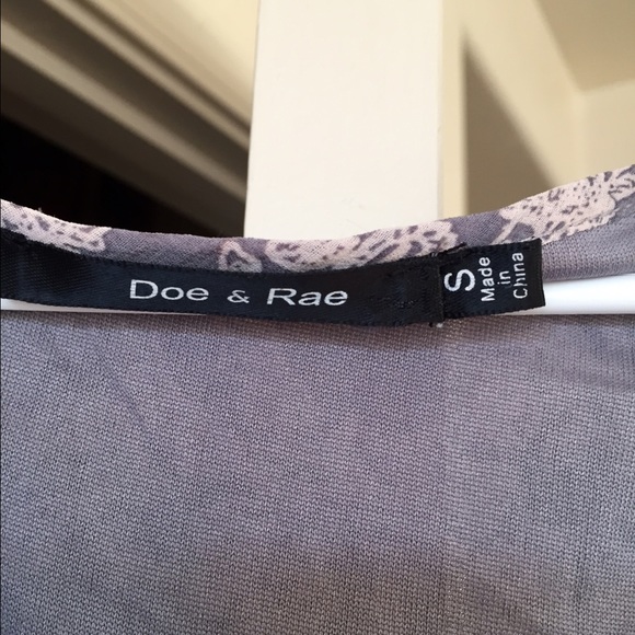 Small floral designed dress - Picture 3 of 3