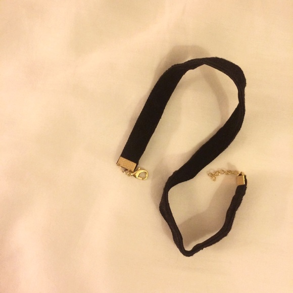 Brandy velvet choker