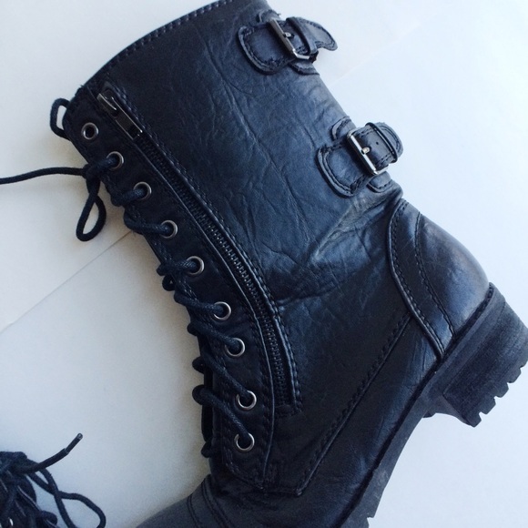 🚫🚫🚫SOLD🚫🚫🚫👢Black Combat Boots👢 - Picture 4 of 4
