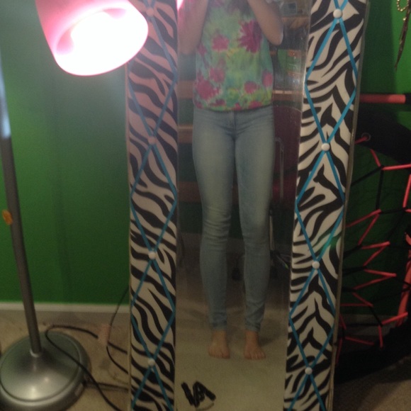 Abercrombie and Fitch light wash blue jeans - Picture 3 of 4