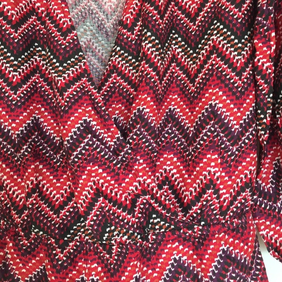 Multi-colored patterned romper - Picture 3 of 3