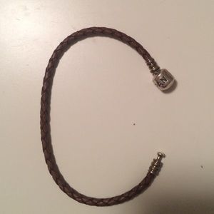 Single brown leather Pandora bracelet