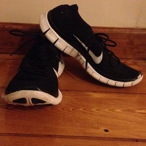 Black Nike Free Flyknit