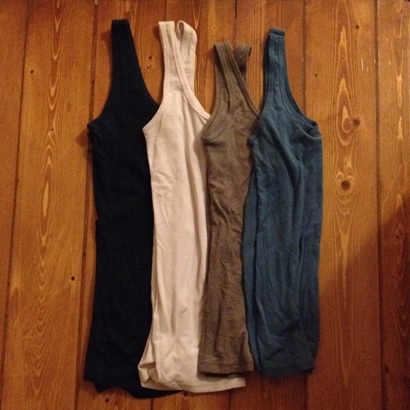 Brandy Melville Tank 4-Pack