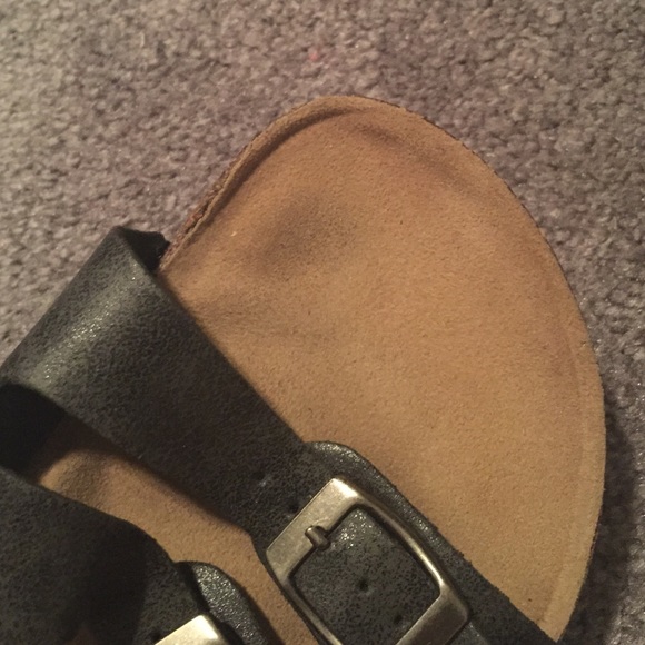 Sandals - Picture 2 of 4