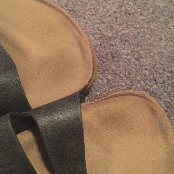Sandals - Picture 4 of 4