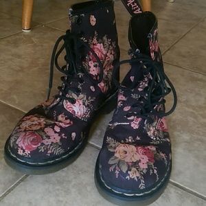 Rose/Floral Doc Martens !