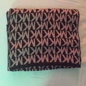 Micheal Kors scarf