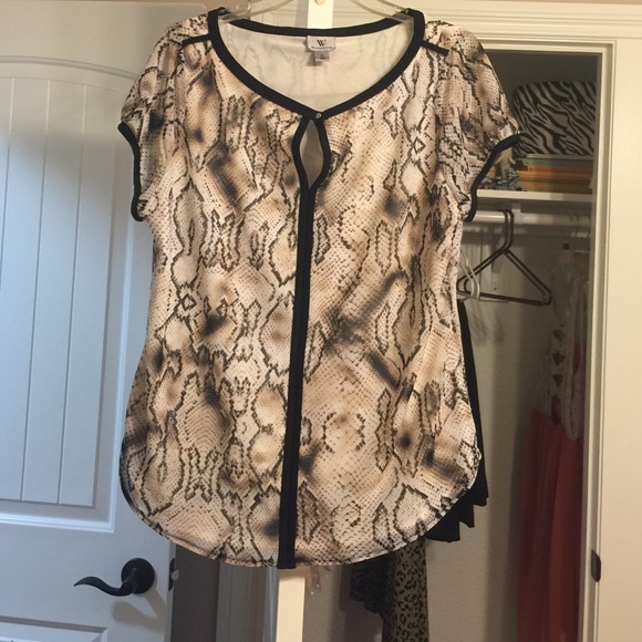 Snake print top