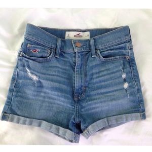 High-waisted Hollister Shorts🌺