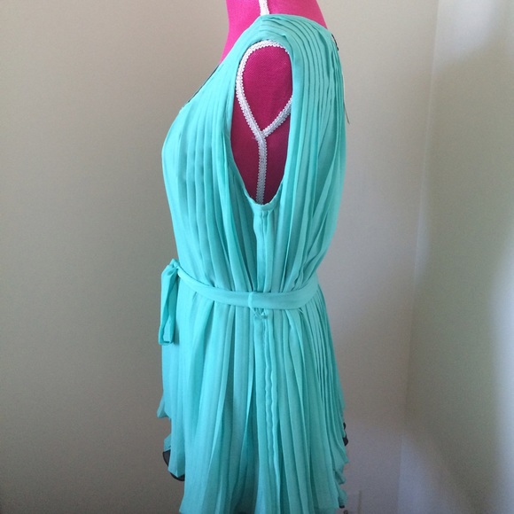 MM Couture Dresses - MM Couture Sleeveless Pleated Shift Dress MM Couture Dresses - MM Couture Sleeveless Pleated Shift Dress
