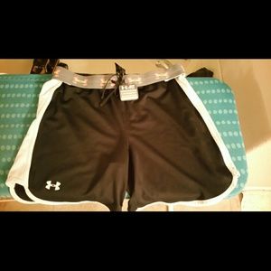 Under Armor black shorts