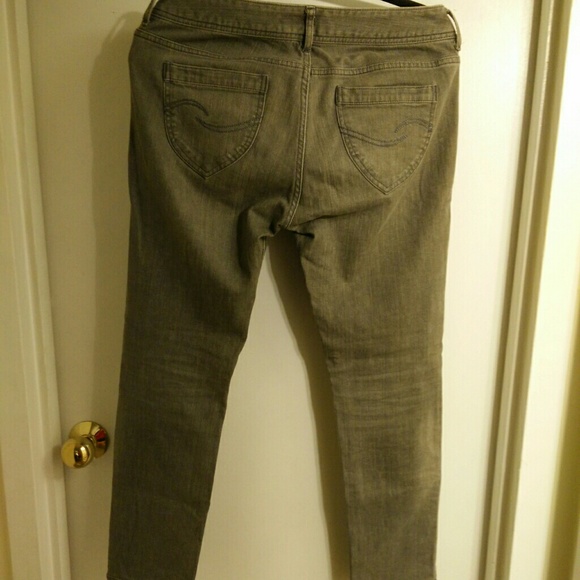 Grey Washed Jeans - Picture 3 of 4